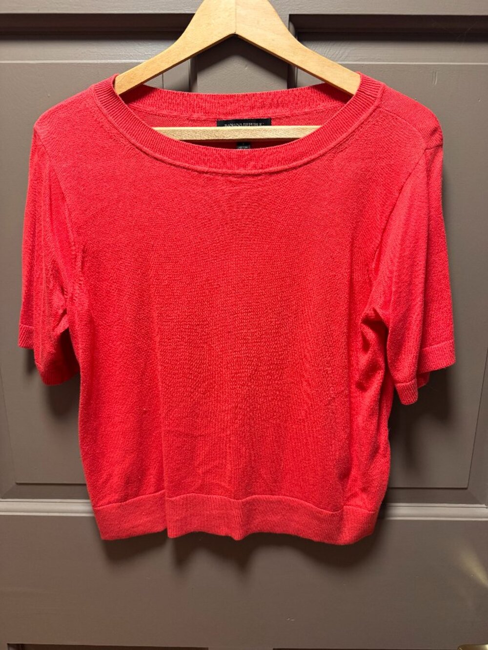 Banana Republic Coral Short Sleeve Crewneck Sweater Small
